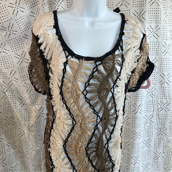 *NWT* Fever Hand Crochet Women's Top Brown - Picture 2 of 7